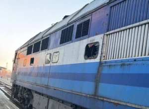 Ворожий БПЛА уразив локомотив пасажирського поїзда на Сумщині